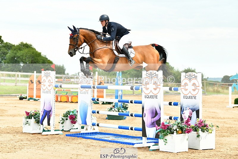 230720A-150417-03688 - Cls 9, 2 Star Big 1.40m Start to break