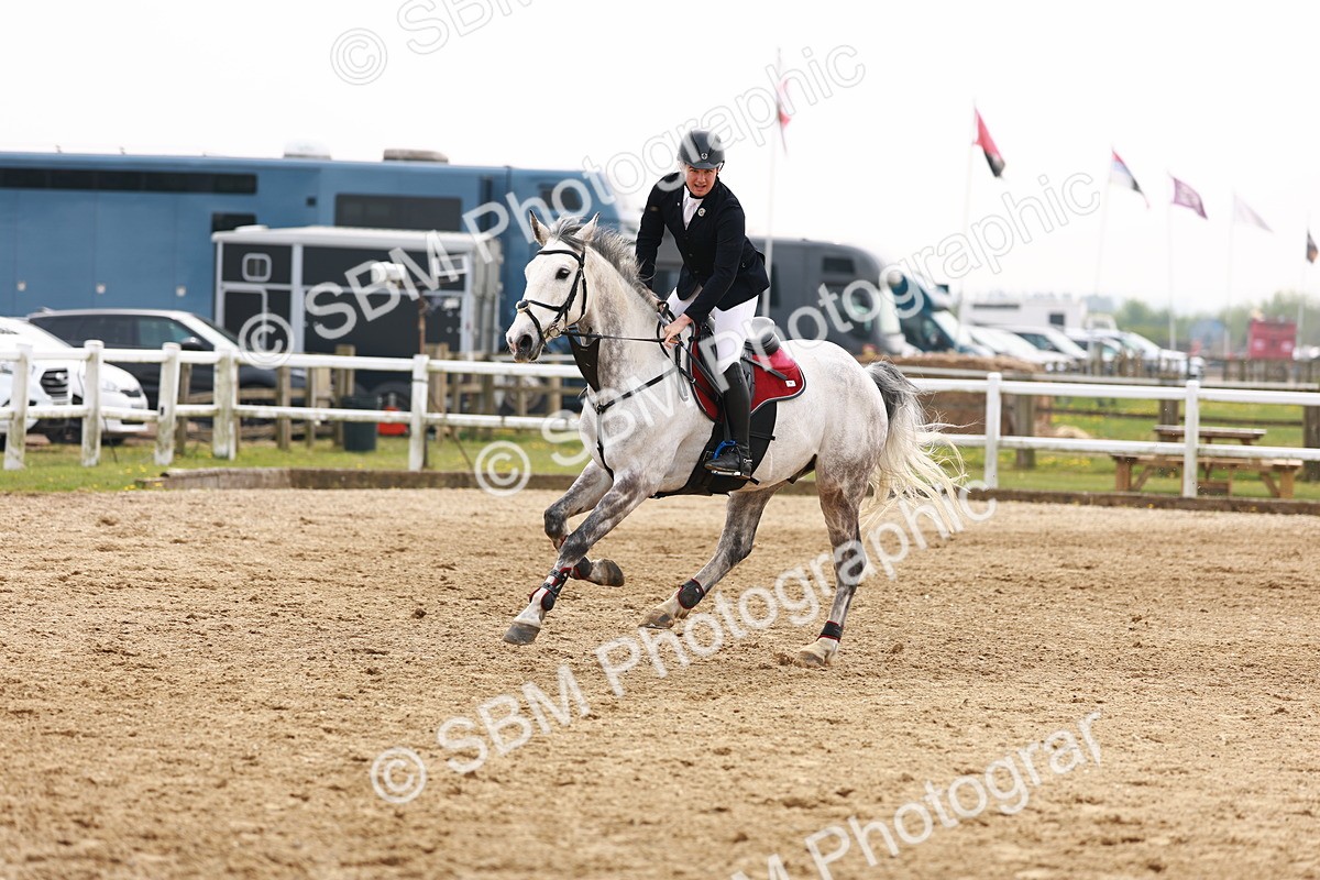  - Class 18 - Senior Newcomers - 1.10m