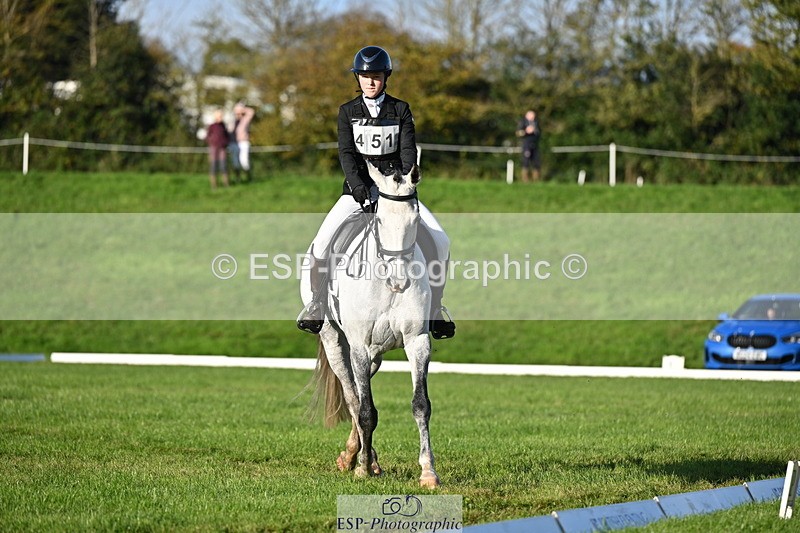 251024A-100028-07945 - F-451-Olivia.Clothier