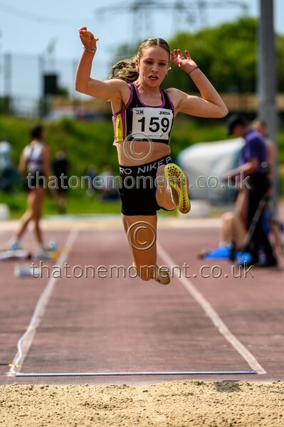 West25Sat-927761 - Field Female