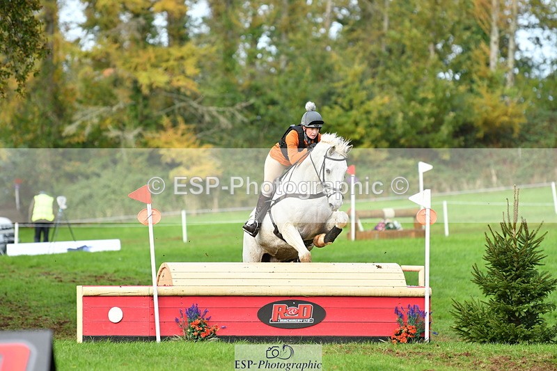 251025A-154104-21877 - G-571-Zoe.Mccanlis