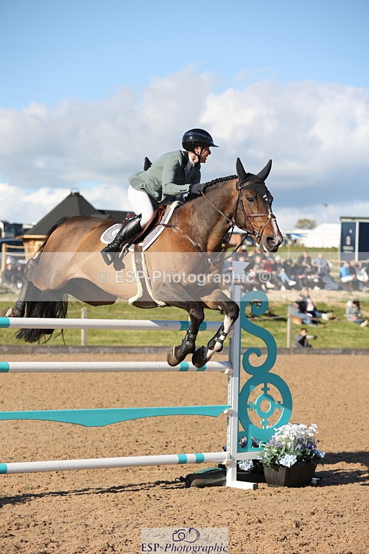 240419A-174259-09948 - Cls 10, 2 Star Big Tour 145cm  Break to End