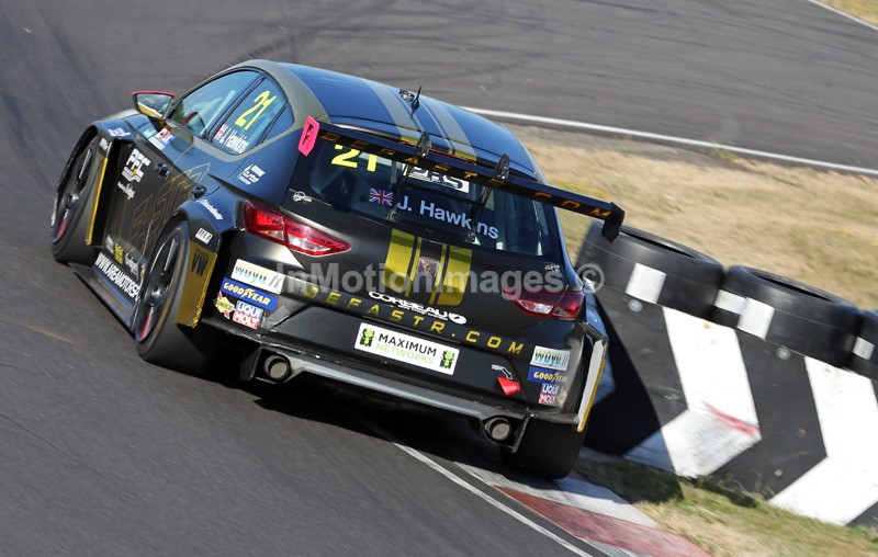  - TCR UK @ Castle Combe
