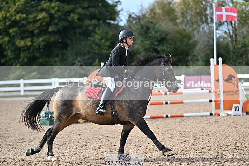 241004A-120006-01761 - Fri 08 85cm Amateur Quals