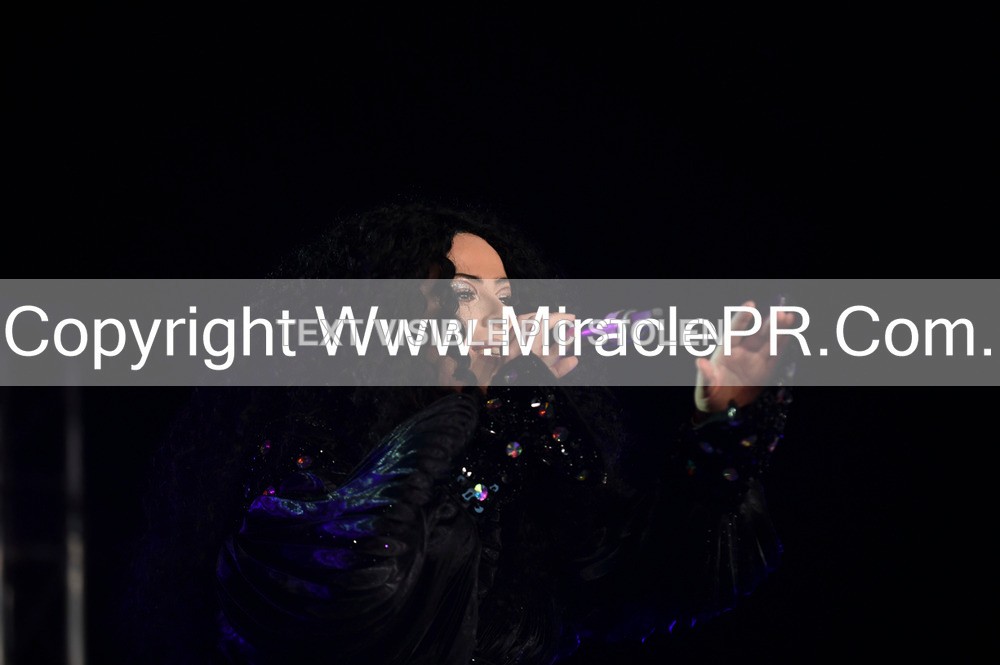 SH4_5928 - The Cher Experience