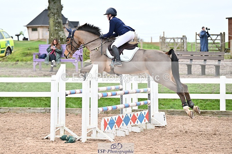 250112-113004-01052 - Cls 19 Snr 1.05m Open