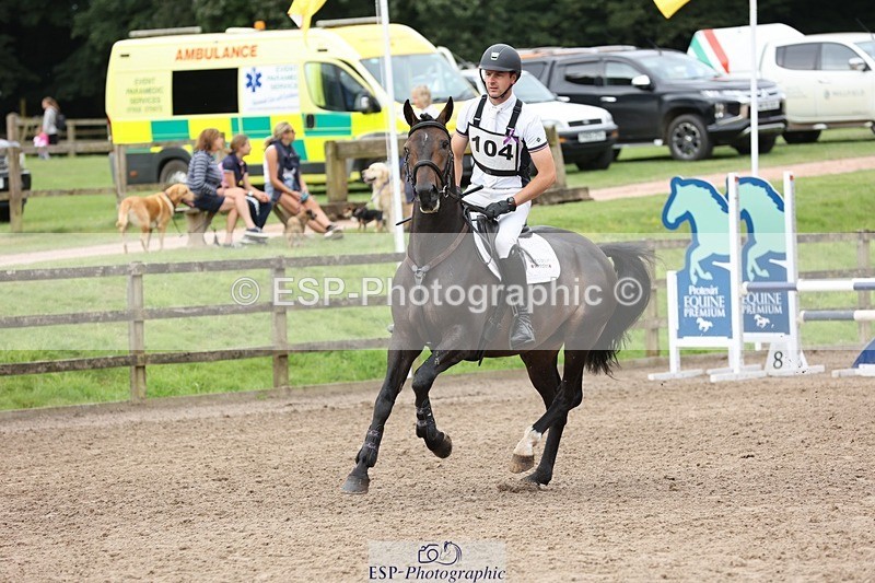 240803-102417-00539 - 104-Ollie_Martin-MIH_HUNTERS_BEAR