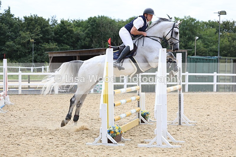 3E7A6404 - Class 8: Senior Newcomers/1.10m open