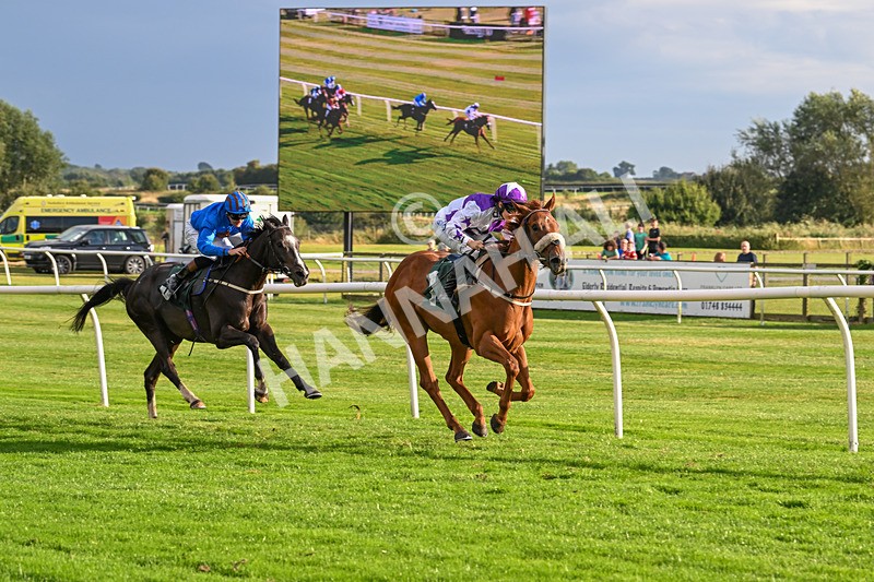 280824-Race 8-Fiscal Policy-5184 - Race 8