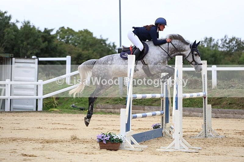 3E7A3189 - Class 8: Senior Newcomers/1.10m open