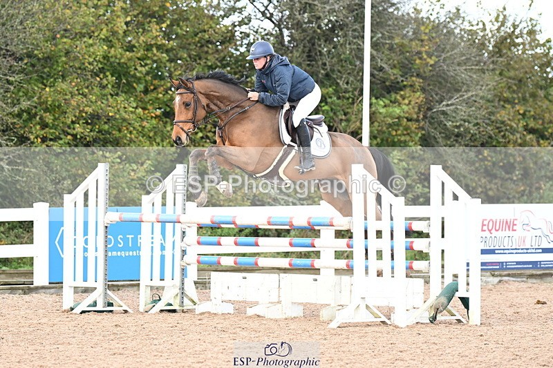 241023A-135913-00938 - Cls 4 Newcomers and 1.10m Open