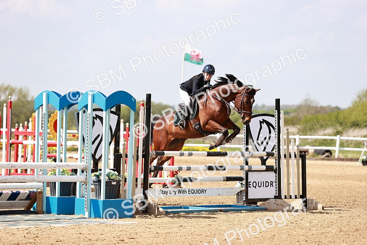  - Class 24 - Senior Newcomers - 1.10m