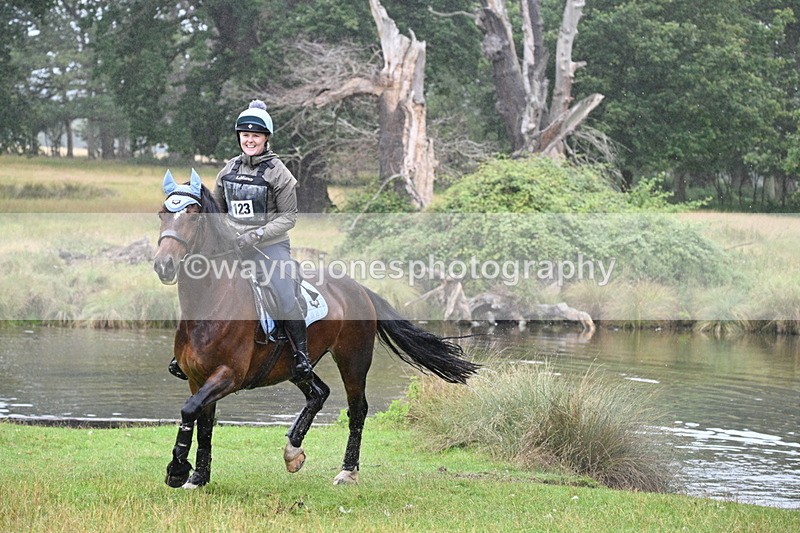 WJ7_9055 - Time at Water 11:53 to 12:23