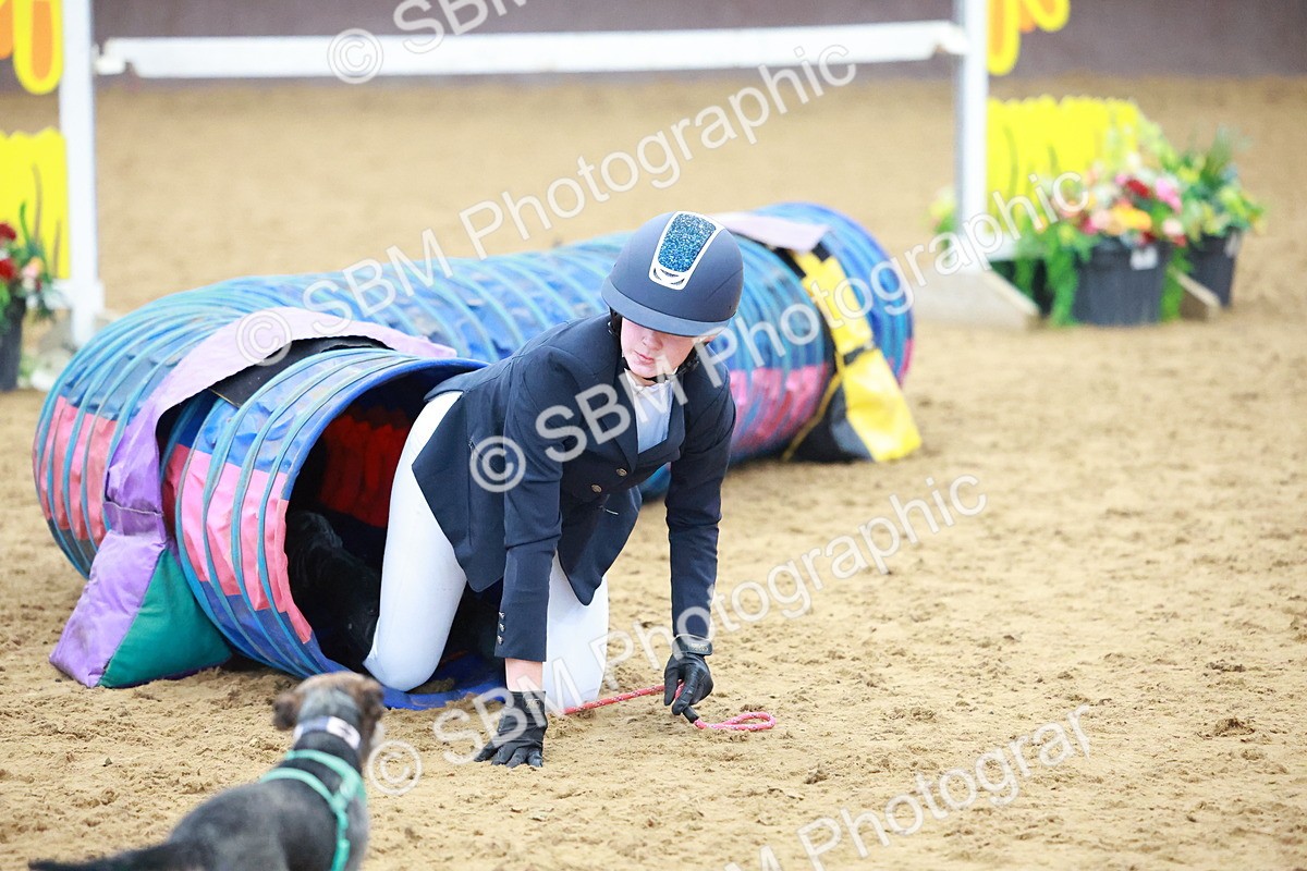 SBM_001655 - Class 3 - Horse & Hound (60cm)