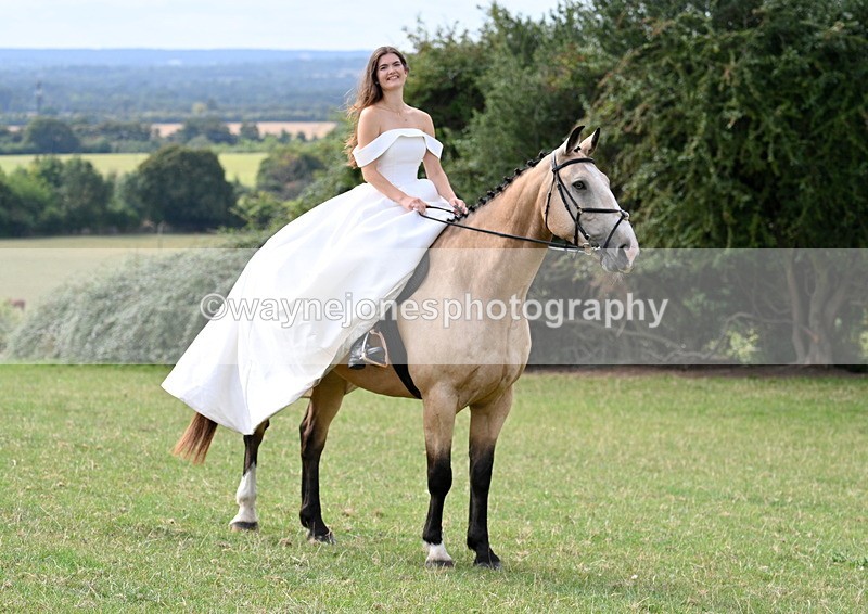 WJ7_5736-001 - Zoe & Fred Wedding Dress Shoot 09-08-25