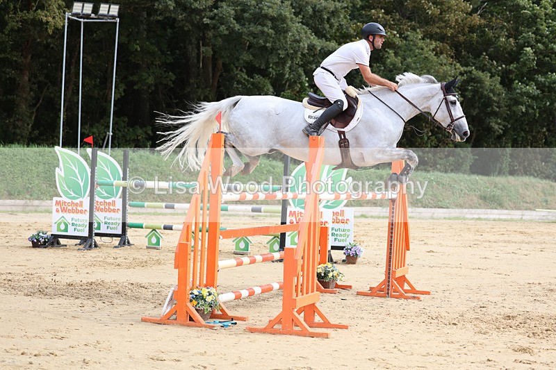 3E7A4631 - Class 9: Senior 1.30m open