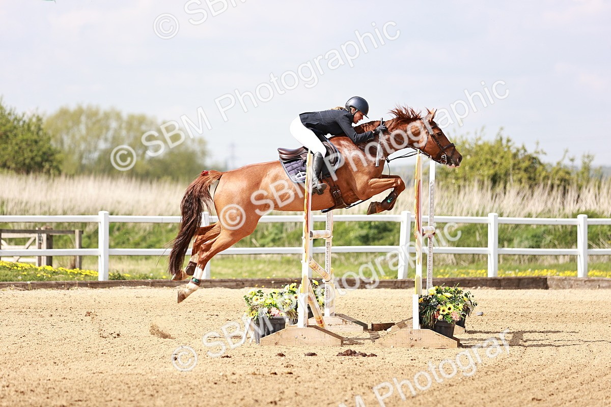  - Class 26 - Senior Foxhunter - 1.20m