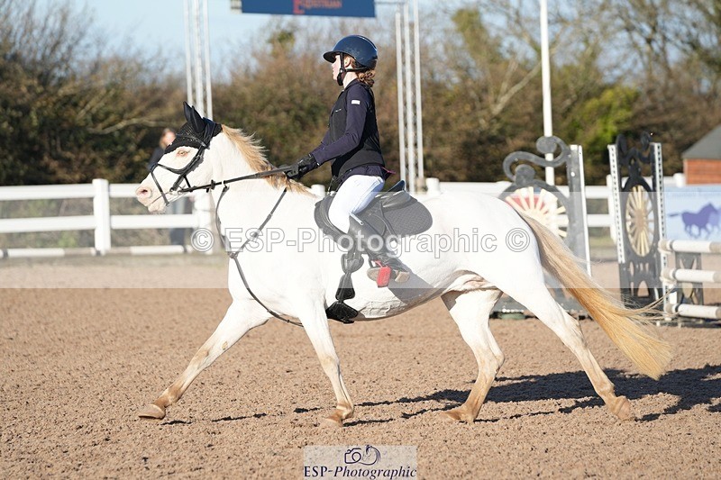251130-104113-00961 - Cls 4 Pony Brit Nov & 80cm Open