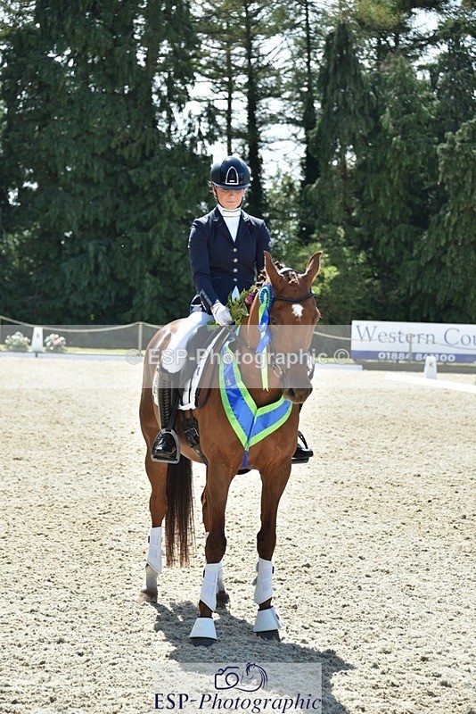 230811-131346-01475 - Adv Medium Silver Presentations