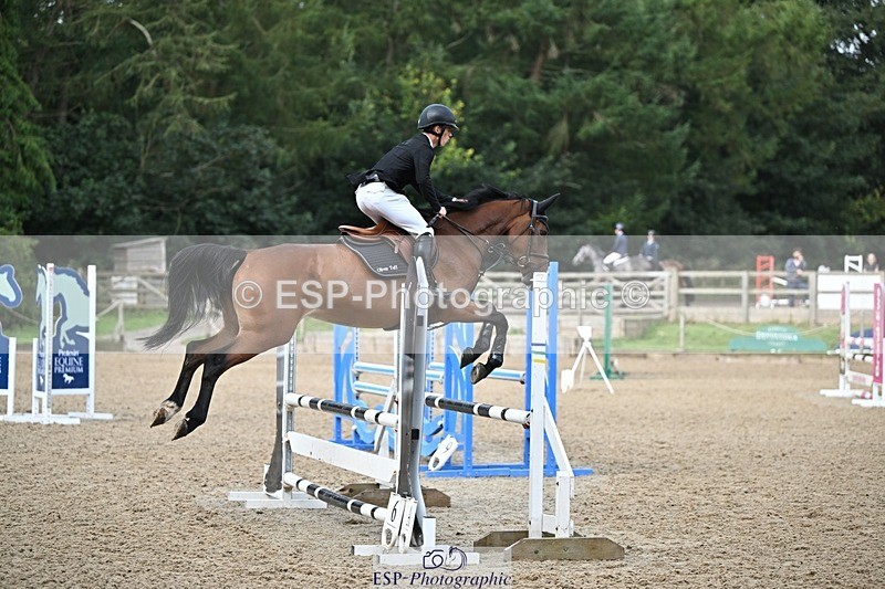 240818-092152-03375 - Cls 8A Snr British Novice