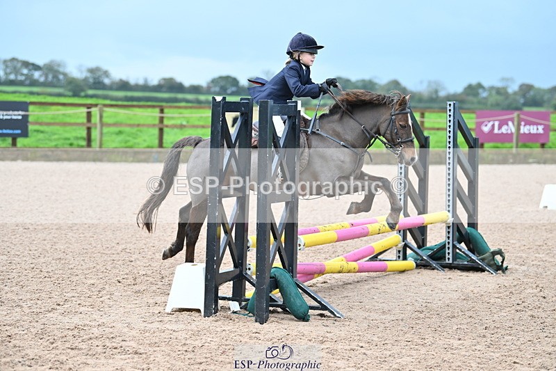 231029A-093135-02420 - 60cm Club and Schools