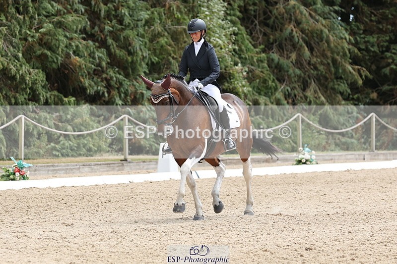 250809A-142050-03971 - 122-Lorraine.MorrisLissyegan.coloured.lady