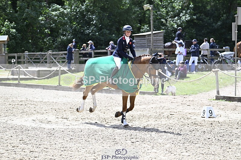 250525A-132105-17691 - Presentations Section B CCI 3 Star Long