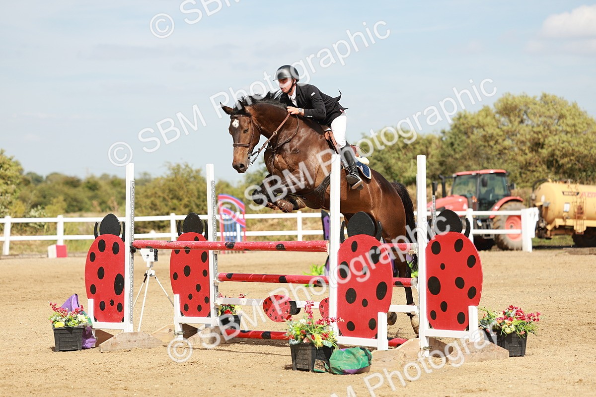 SBM_008060 - Class 4 - Senior Foxhunter - 1.20m Open