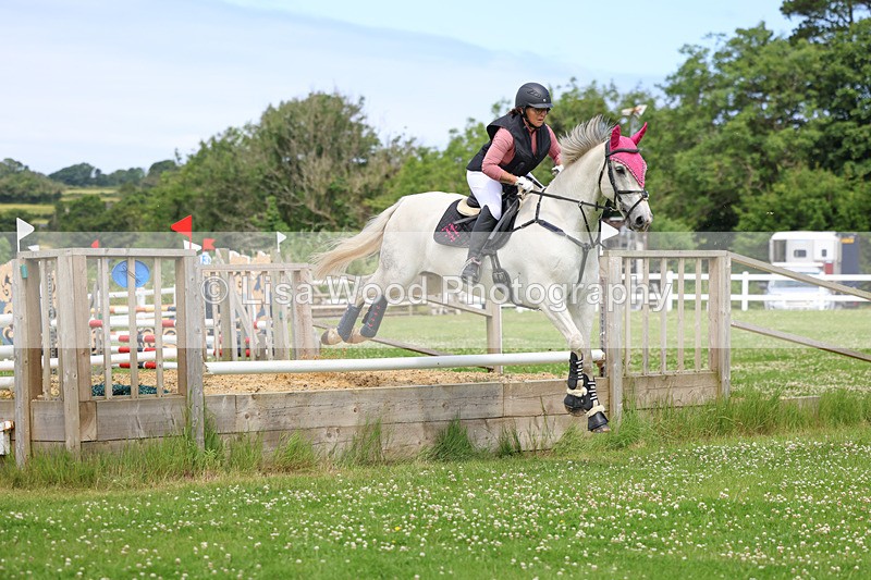 3E7A3521 - Class 6: Hawkins Motors Senior 1.00m Derby