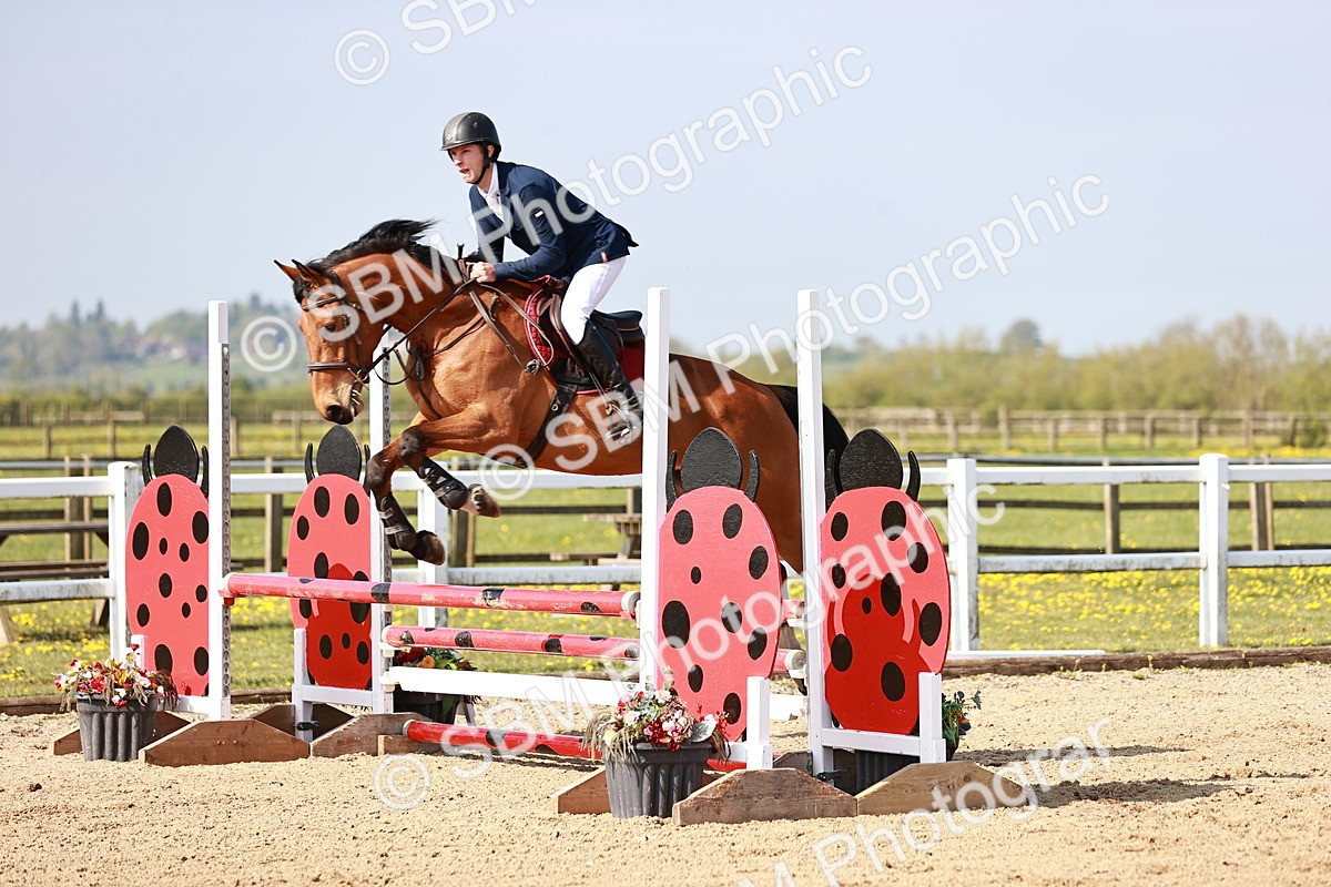  - Class 21 - Senior British Novice - 90cm