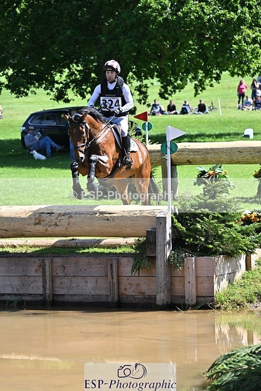 240525-105927-12160 - 324-COOMBELAND_SEMILLY-Rupert_Batting