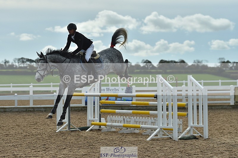 231111A-121608-01785 - Cls 12 Newcomers & 1.10m Open