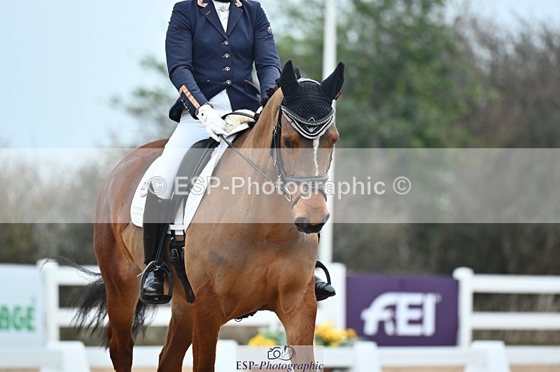 250214-104340-00879 - 221-Alice.Peternell-Noa.Le