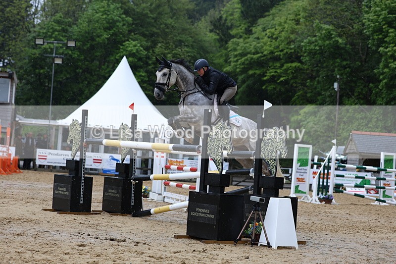 3E7A7581 - Class 9: Senior 1.30m open