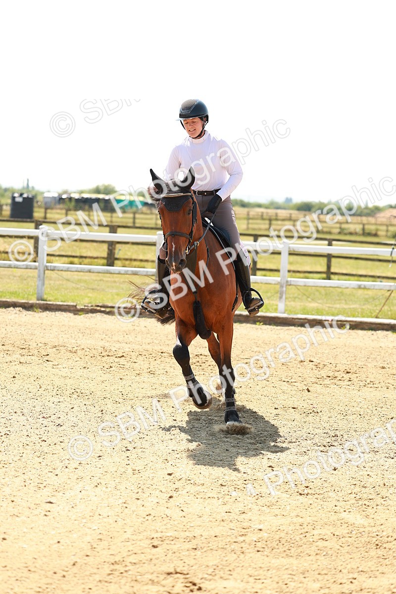SBM_001581 - Class 4 - Senior Newcomers - 1.10m