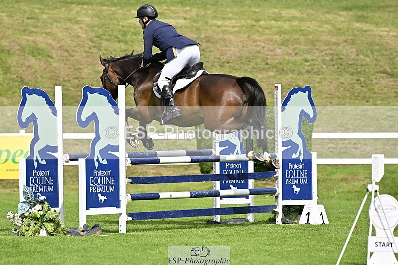 250613A-101250-00333 - Cls 1 Snr Newcomers and 1.10m Open