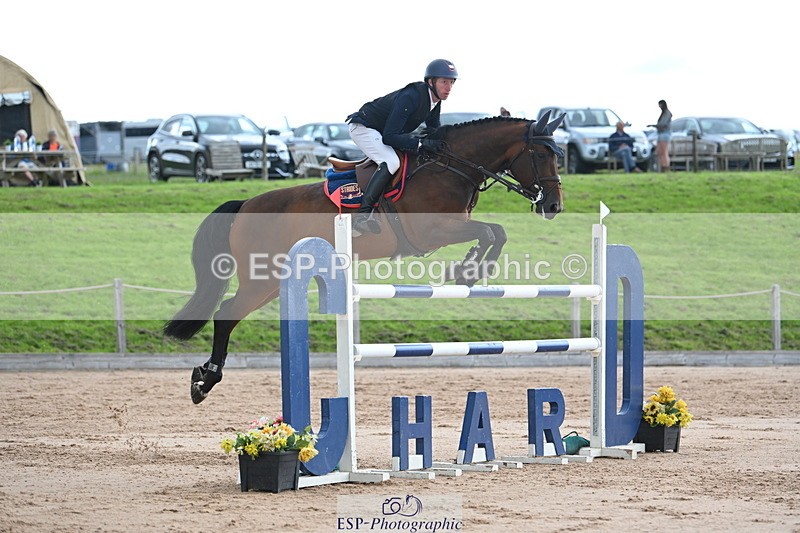 230721A-111905-05616 - Cls 6, 2 Star Medium 1.35m