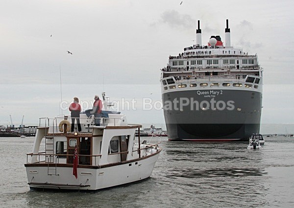 120605 JOSEPHINE HENRIETTA IMG_7788 - THREE QUEENS MEET IN SOUTHAMPTON 5th June 2012
