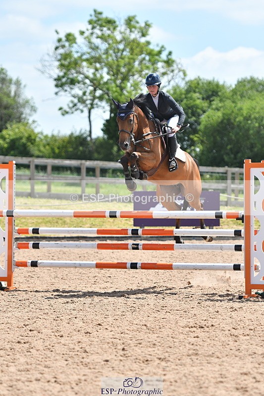 240609A-122704-05170 - Cls 18 Snr Newcomers and 1.10m Open