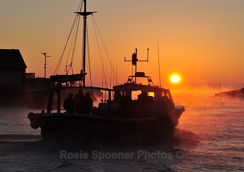 LO109 - Fishing boat at sunrise Looe - Greeting Cards - Looe