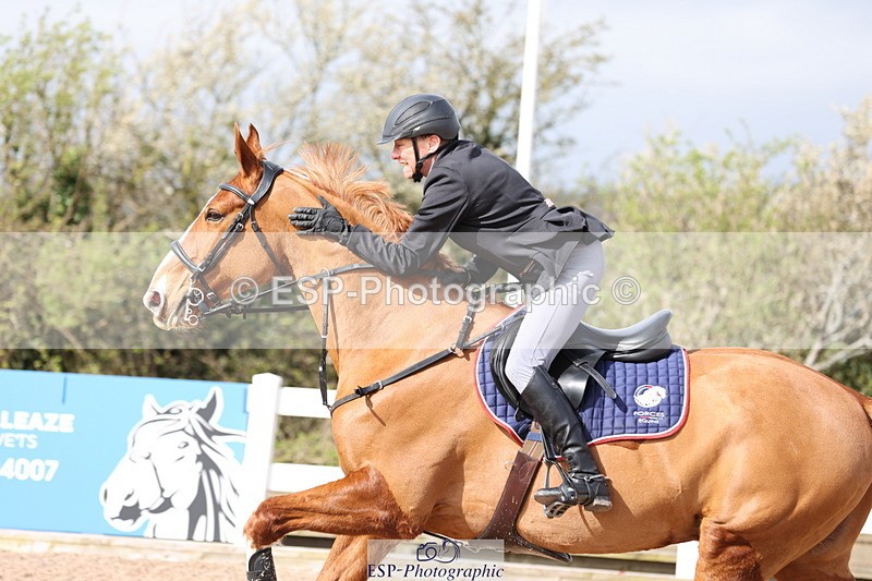 240406A-110906-02990 - Cls 20 British Novice and 90cm Open