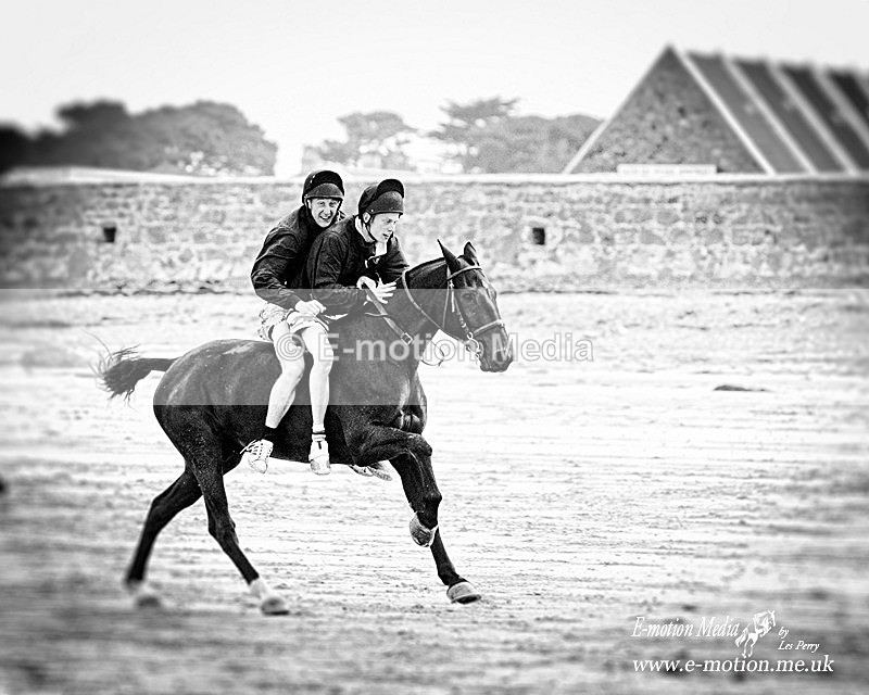 HOYVaz 250808-238bw - B & W photography