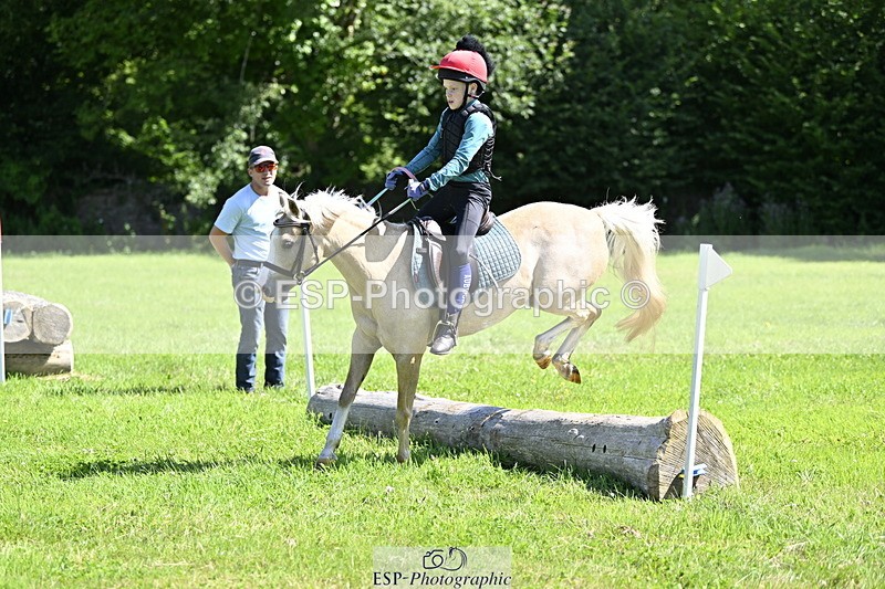 240728B-104652-00698 - Theo's Group XC