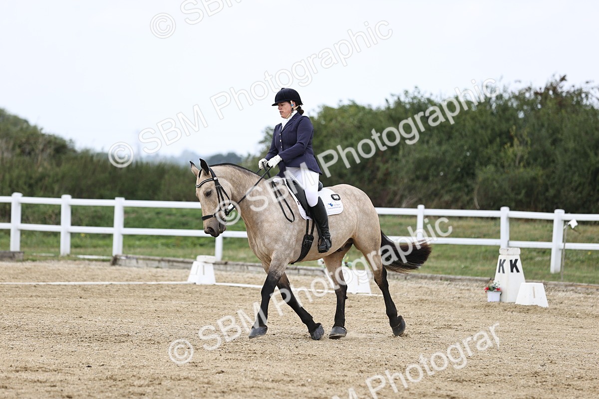 SBM_017906 - Class 14 - Novice 23 - 15.16-16.19