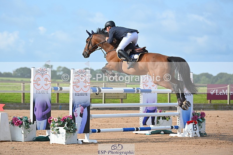 230721A-092130-04929 - Cls 2, 2 Star Small 1.30m