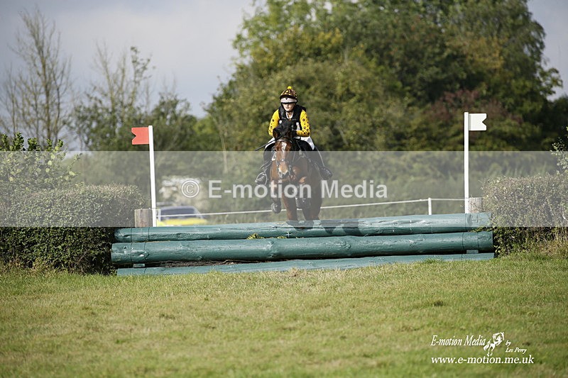  WWHT 171021 3018 - Intermediate (0.90m)  17/10/21