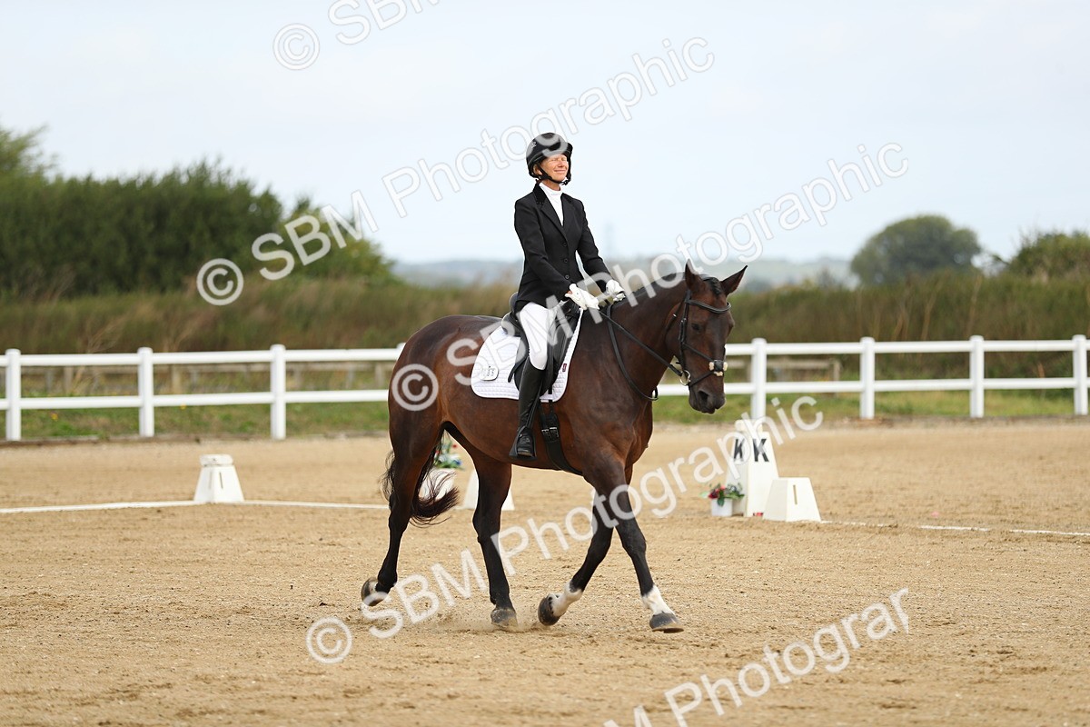 SBM_015052 - Class 13 - Novice 23 - 8,30-9.33