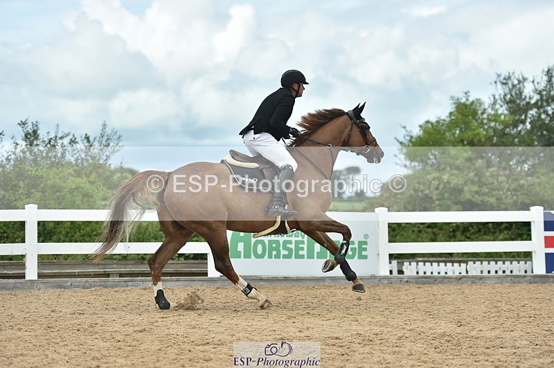 230723A-131946-12038 - Cls 24, 1 Star Gold 1.30m