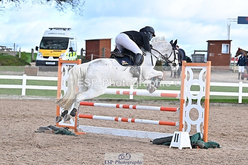 251119-134257-00499 - Cls 4 Newcomers and 1.10m Open