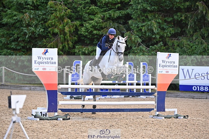 250802A-102815-00565 - A-014-Mia.Hughes-KILNHANGERS.LITTLE.GEM